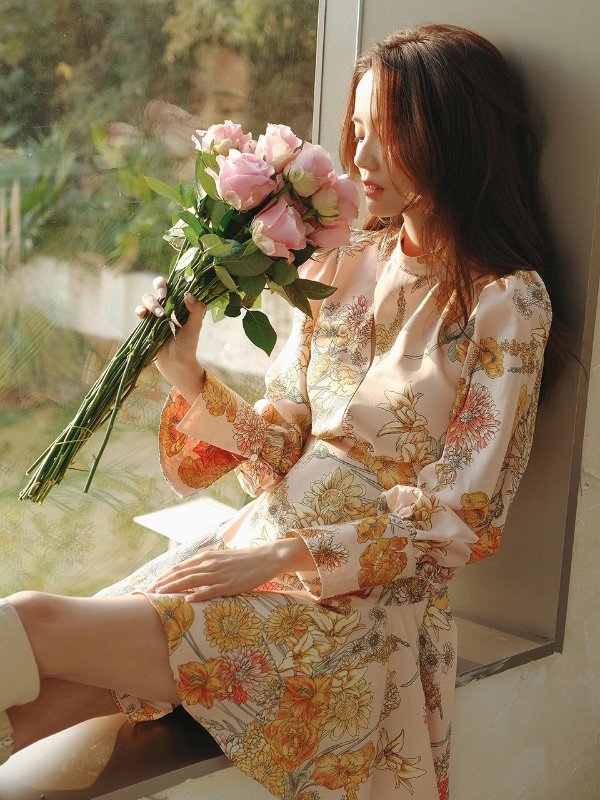 花卉连衣裙