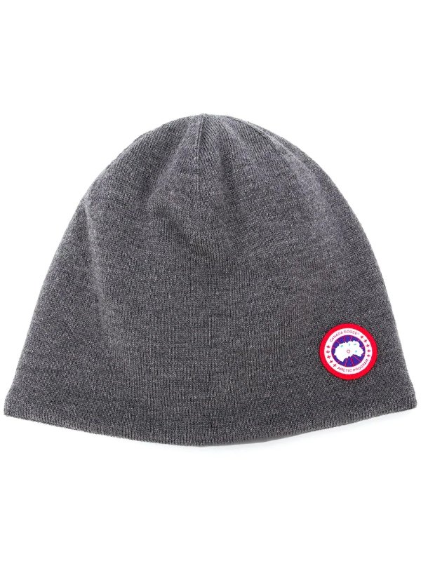logo-patch beanie hat