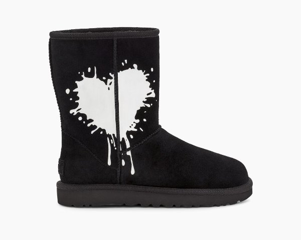 Classic Short Graphic Boot | UGG
