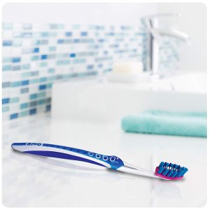 Oral-B 3D White Luxe Pro-Flex 38 Soft Manual Toothbrush Twin Pack