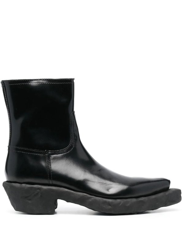 Venga Western-style boots