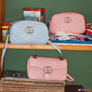 Gucci 时尚专场，Logo蓝尾小白鞋$451，封面粉色双G包$1250