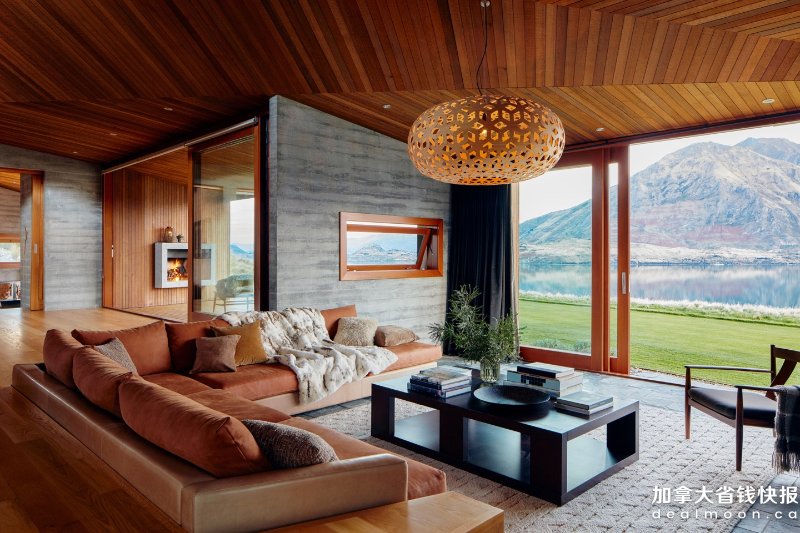 PJM020719Q202_Luxe_WanakaNZ_LivingRoom_0264-LightOn_R1.jpeg