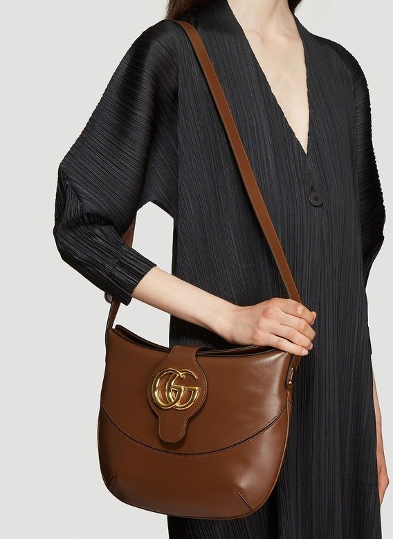 Arli Shoulder Bag in Brown