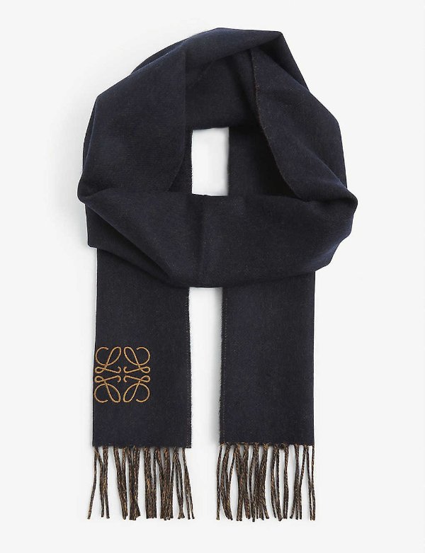 Anagram-pattern fringed wool scarf