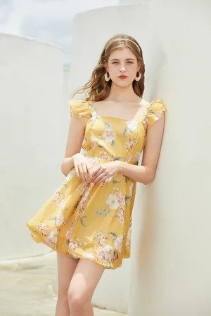黄色印花泡泡袖连衣裙