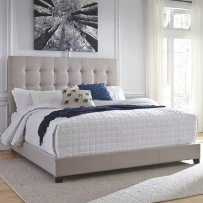 ® Dolante Collection Tufted Bed