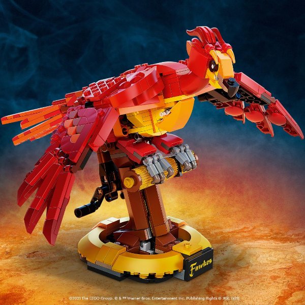 Fawkes, Dumbledore’s Phoenix 76394 | Harry Potter™ | Buy online at the Official LEGO® Shop US