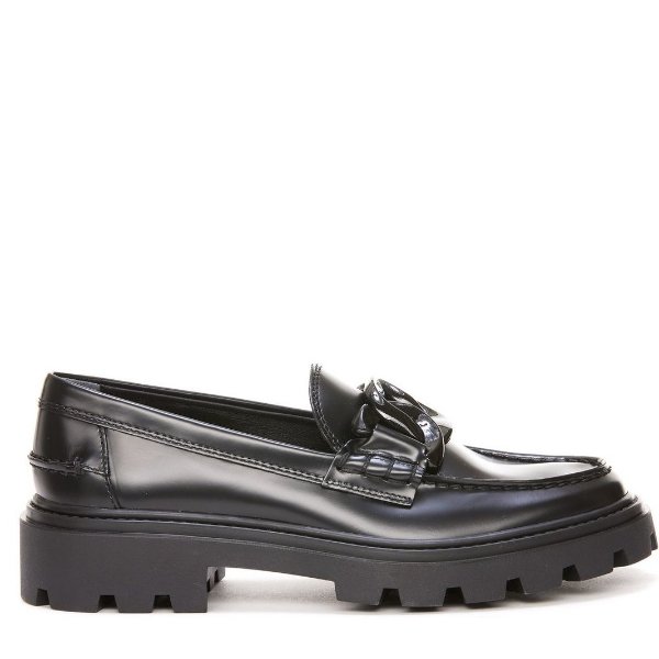 Round-Toe Chain-Plaque Loafers