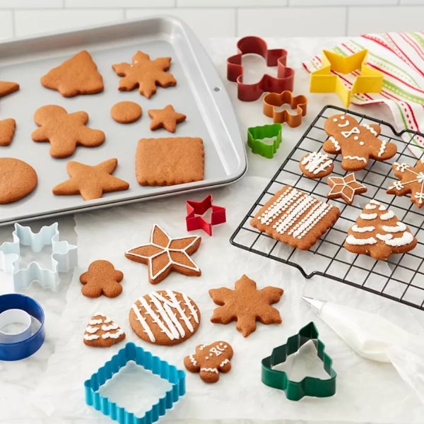 Wilton Happy Holidays 12-Pc. Cookie Baking Set