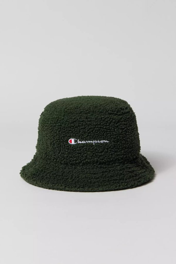 UO Exclusive Teddy Fleece Bucket Hat