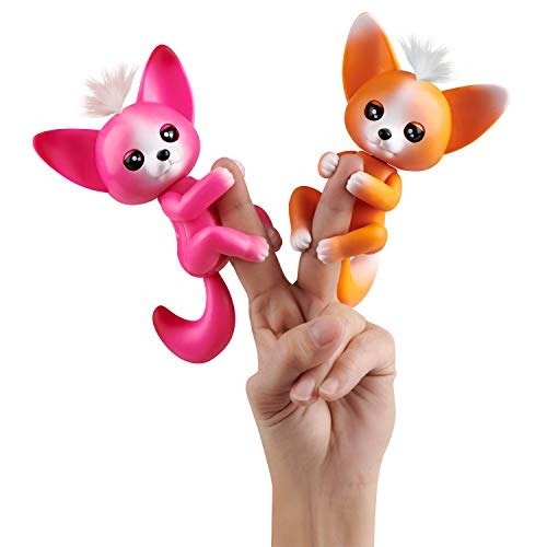 Fingerlings - Interactive Baby Fox - Kayla (Hot Pink)