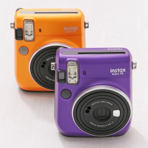 限今天：Fujifilm X UO 联名款 Instax Mini 70 拍立得相机