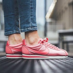 Nike英国官网 精选 男女粉色系运动鞋大促