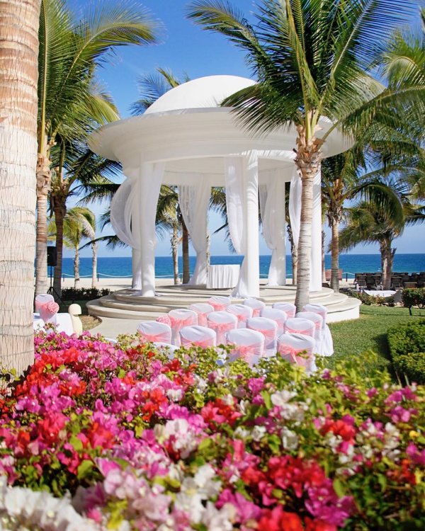 hyattzivacabos_36811362_179760116225071_2095251786209165312_n.jpg