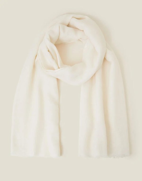 奶白色围巾