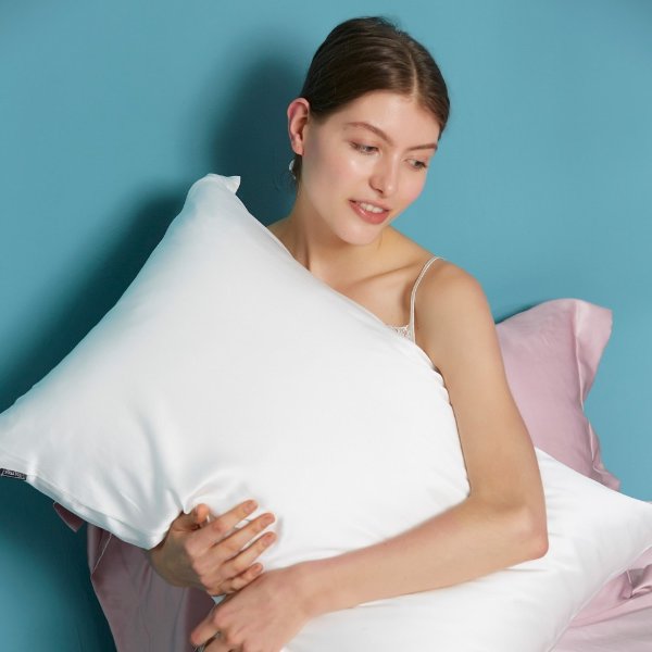 19 Momme Terse Silk Pillowcase with Hidden Zipper