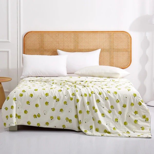 Washable Silk Cooling Blanket with apple pattern - Apple - 200x230cm