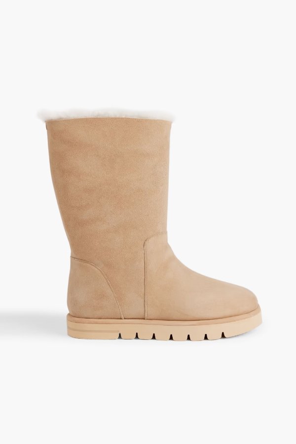 Cozy shearling boots