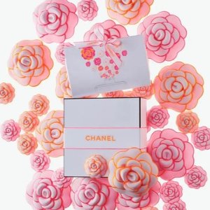 预告：Chanel 母亲节限定包装 粉橘山茶花🌺