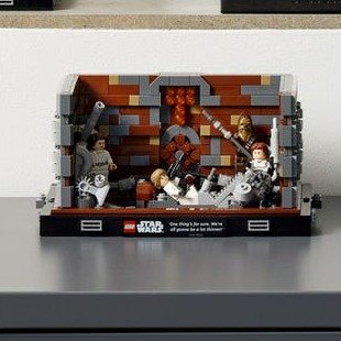 Death Star™ Trash Compactor Diorama 75339 | Star Wars™ | Buy online at the Official LEGO® Shop US
