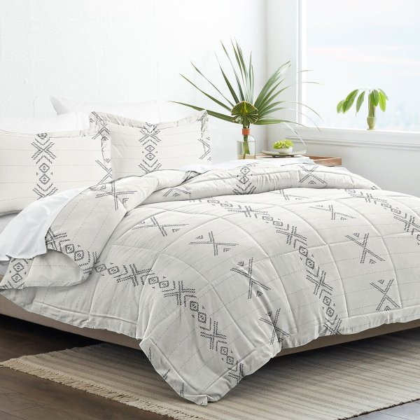 Home Collection Premium Down Alternative Urban Stitch Patterned Comforter Set - Gray