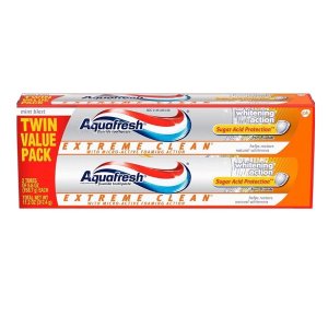 Aquafresh Extreme Clean Whitening Action Fluoride Toothpaste for Cavity Protection, 5.6 ounce Twinpack (two 5.6oz tubes)