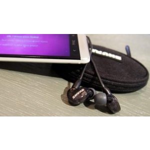 Shure SE215 Sound-isolating Earphones + FiiO e12 Amp
