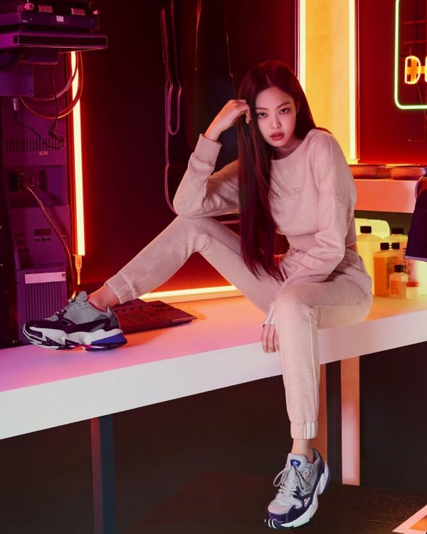 blackpink-for-adidas-korea-falcon-2018-0.jpg