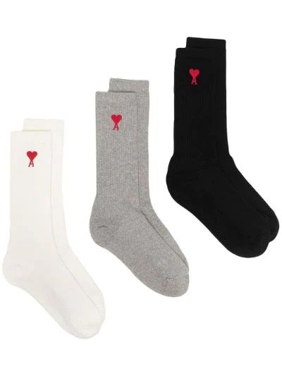 三双红心袜子