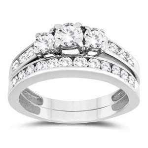 Dealmoon Exclusive:1 1/2 Carat TW Three Stone Diamond Bridal Set in 10K White Gold on Sale