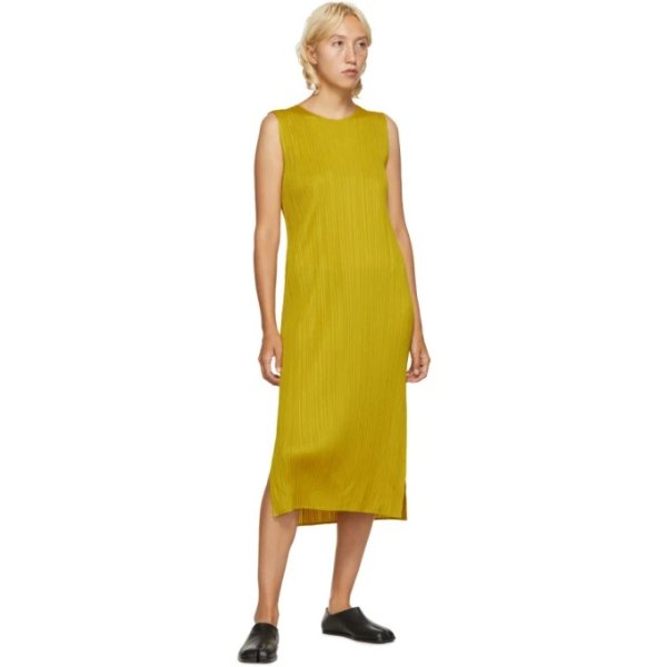 姜黄色褶皱连衣裙
