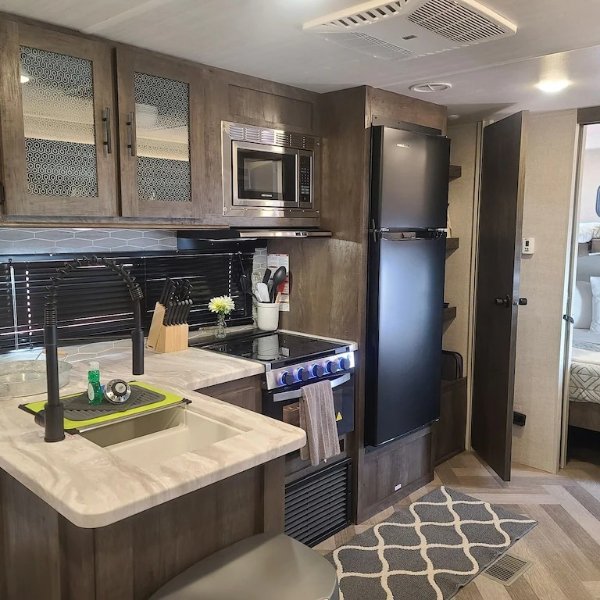 Grand Canyon RV Glamping Mini Bunkhouse Suite - Williams