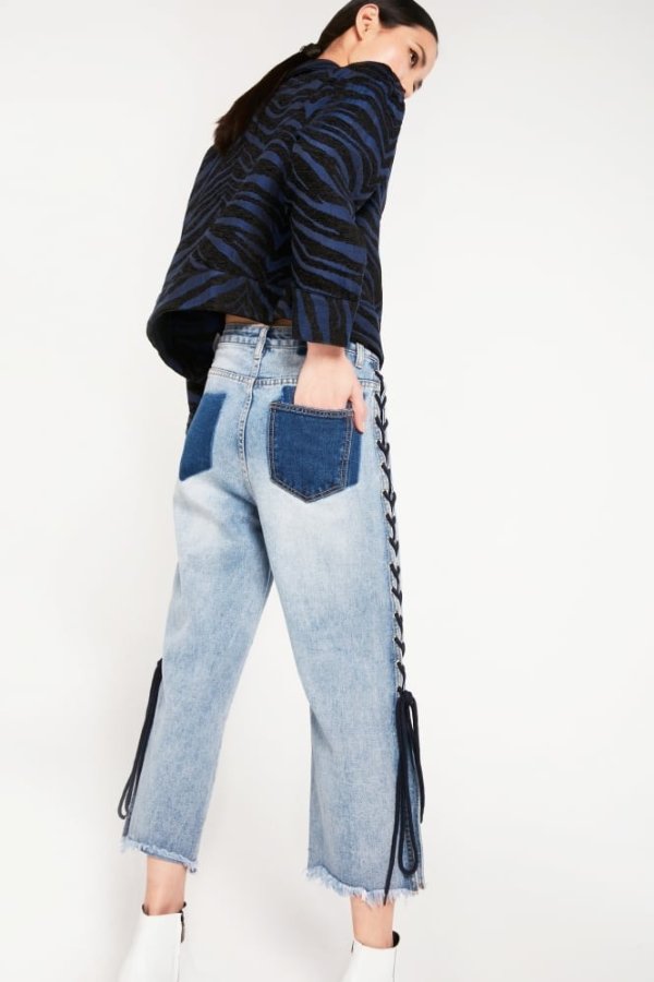 Cubic Cropped Jeans With Lattice Detail