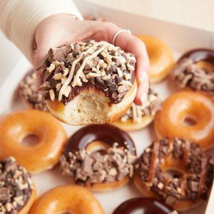 Krispy Kreme x KitKat新款甜甜圈登陆各大超市