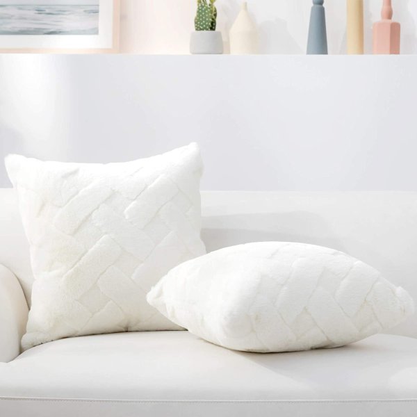 Cozy Bliss Set of 2 Faux Fur Pillow Covers Luxury Super Soft Plush Fleece Throw Pillowcase