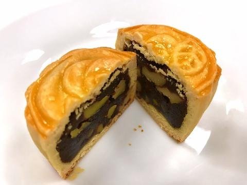 Mooncake with Dates and Walnuts
