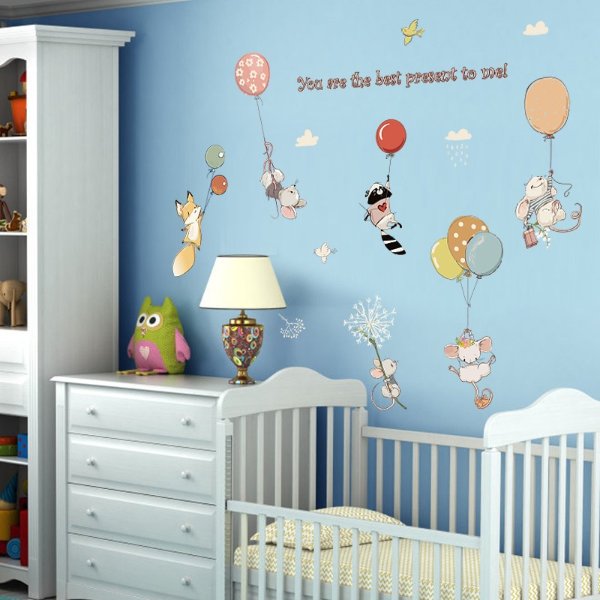 Flying Animals With Balloon Wall Decor