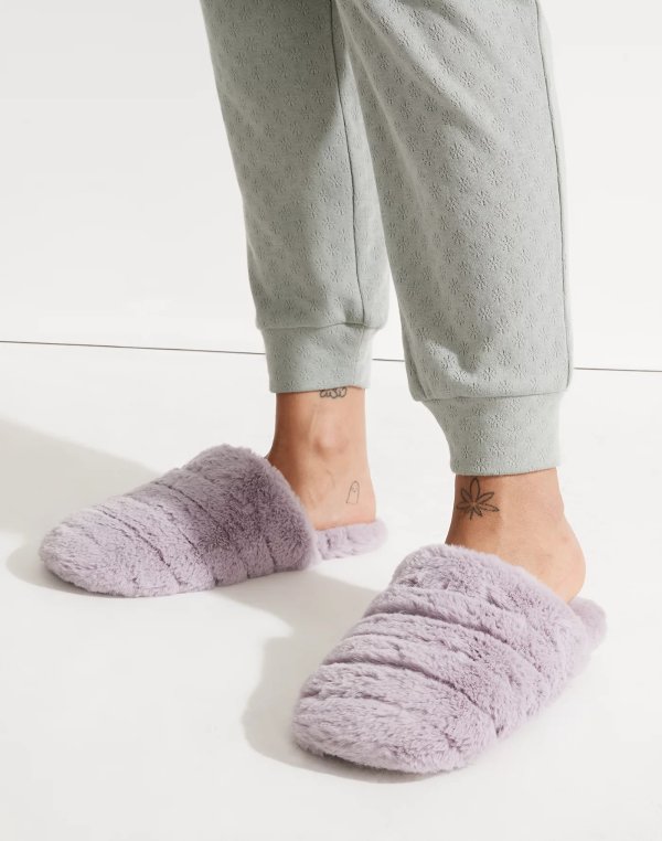 Quilted Scuff Slippers in Recycled Faux Fur