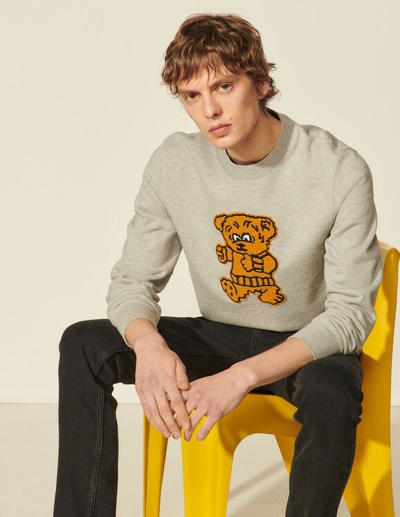 Sweatshirt with bear patch