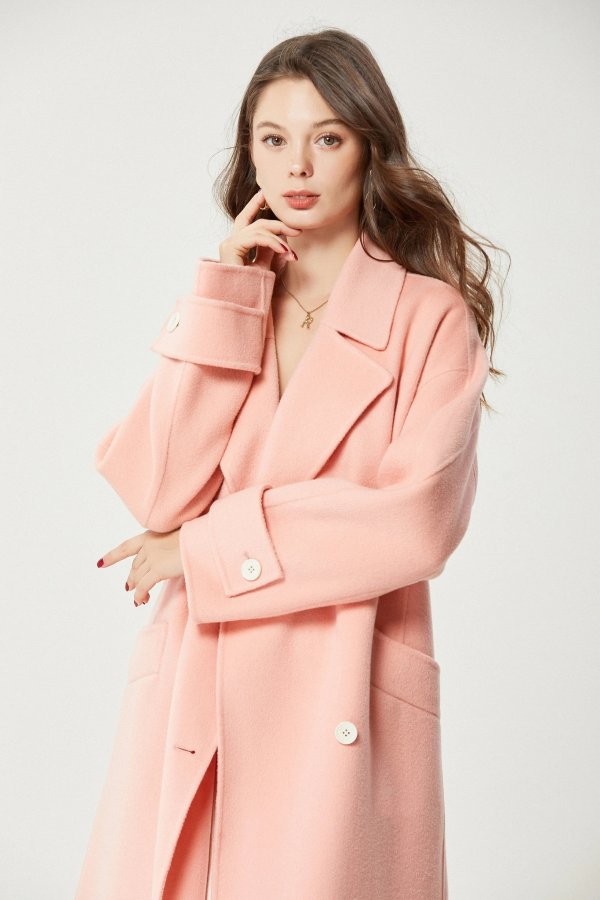 嫩粉色双面羊毛大衣