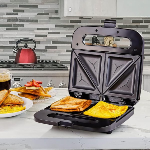 Electric Sandwich Maker with Non-Stick Plates