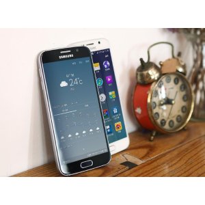 Samsung Galaxy S6 G920F 32GB Factory Unlocked GSM 4G LTE Octa-Core Phone
