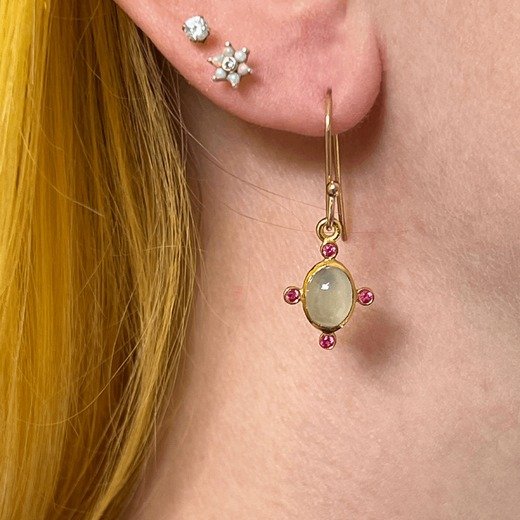 Mirabelle 葡萄石和粉色锆石耳环