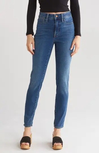 Curvy Roadtripper Authentic Skinny Jeans
