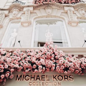 即将截止：Michael Kors官网 精选粉色系包包、服饰等热卖