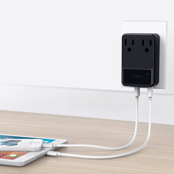 2 Outlets and 4 USB Ports 30W USB Wall Charger