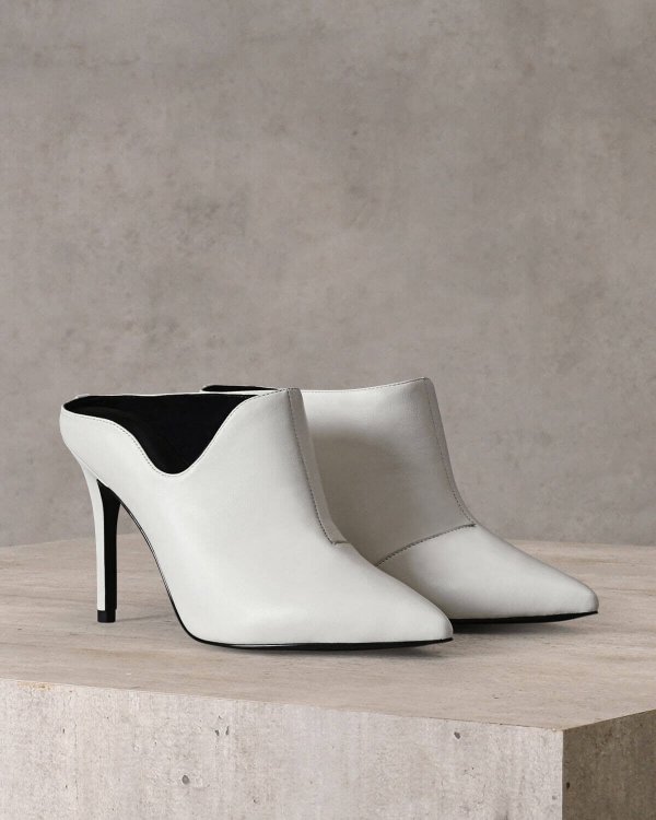 Pointed Toe Leather Mules