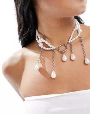romantic drippy pearl necklace