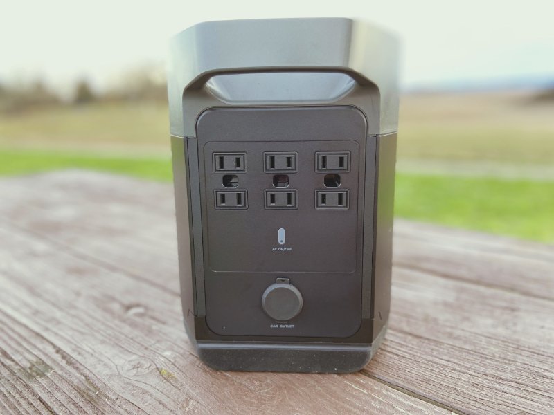 EcoFlow Delta移动电站 6个AC插座 1个车载插座